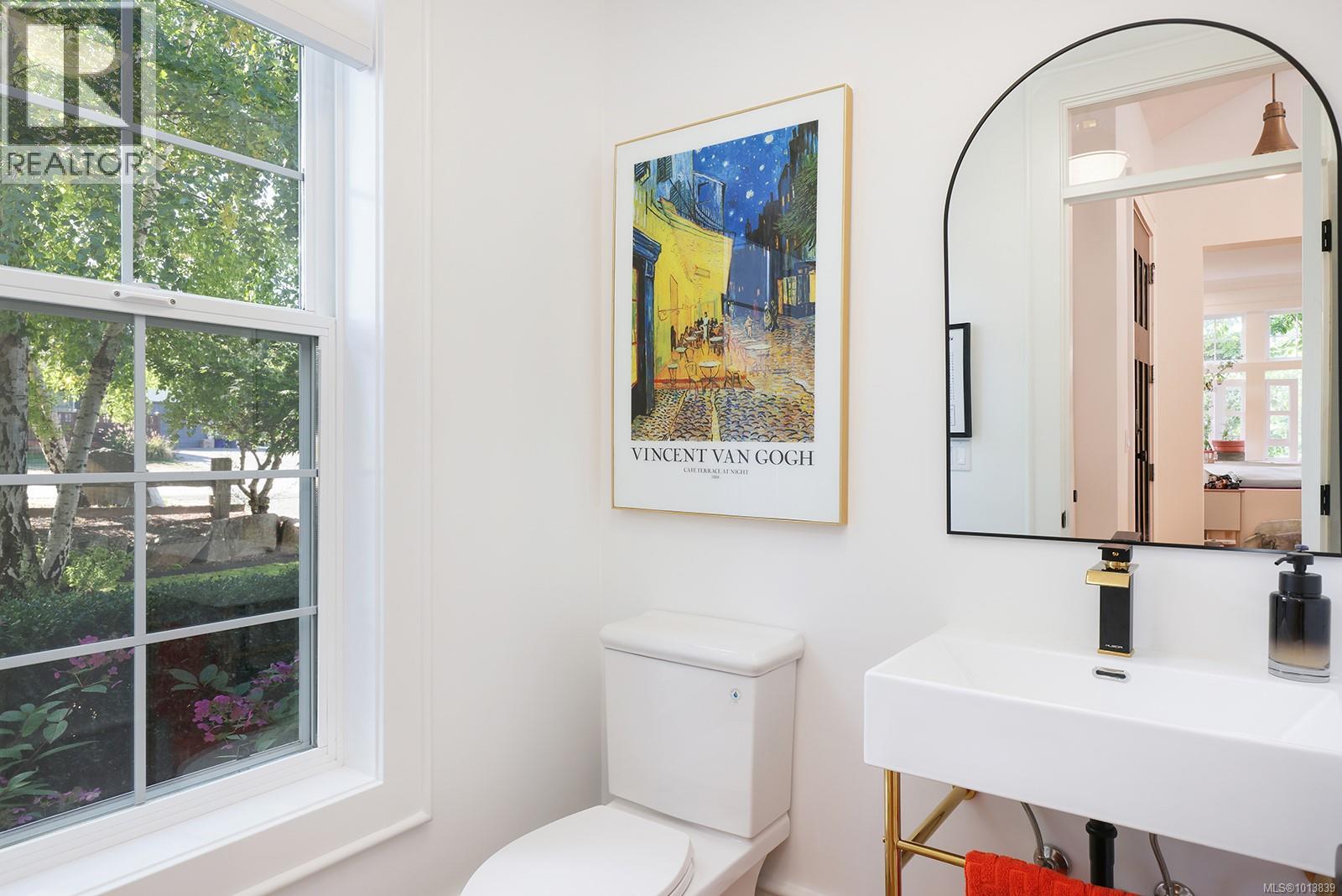 563 Eaglecrest Dr, Qualicum Beach