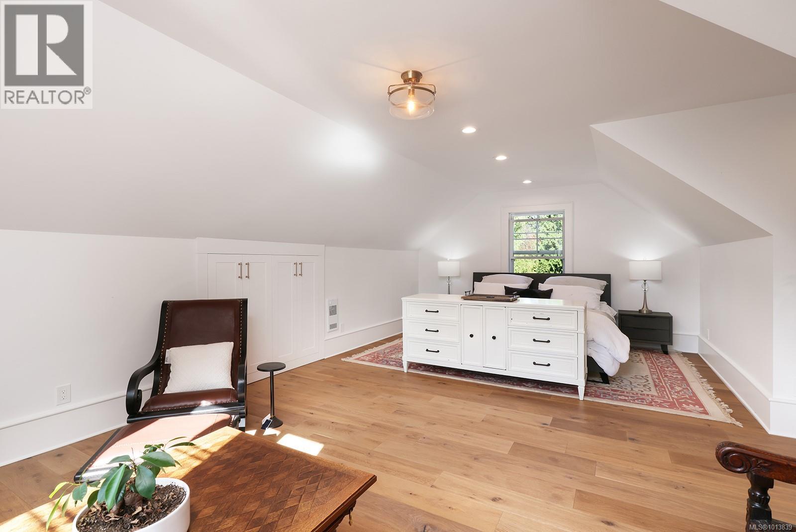 563 Eaglecrest Dr, Qualicum Beach