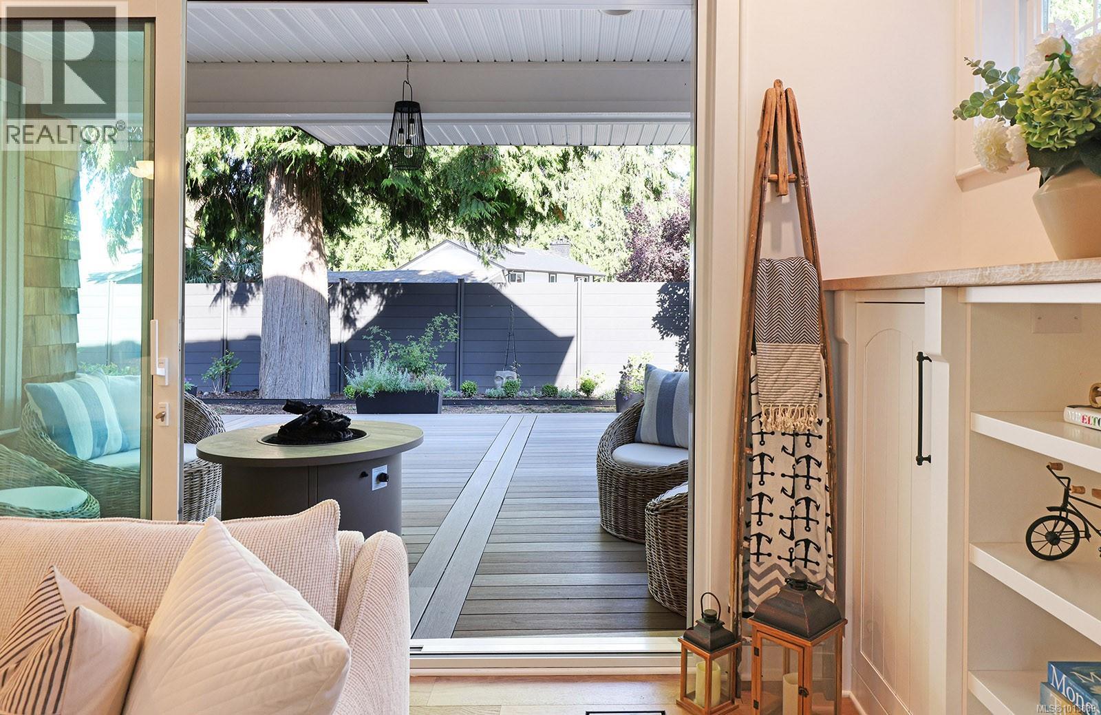 563 Eaglecrest Dr, Qualicum Beach