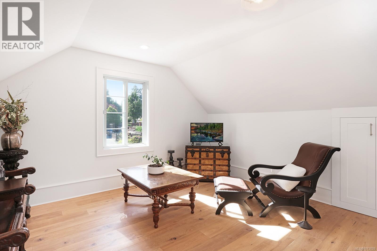 563 Eaglecrest Dr, Qualicum Beach