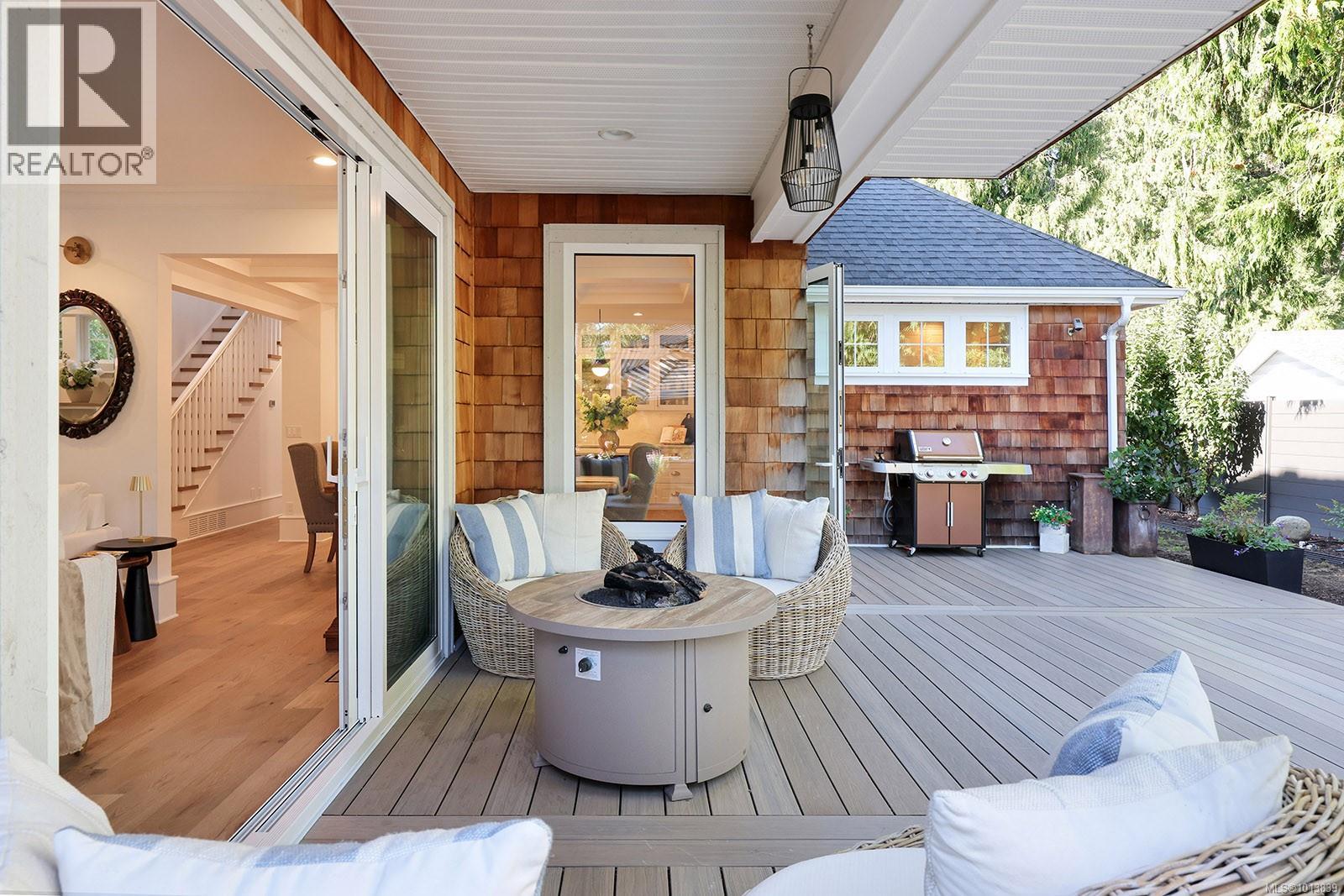 563 Eaglecrest Dr, Qualicum Beach