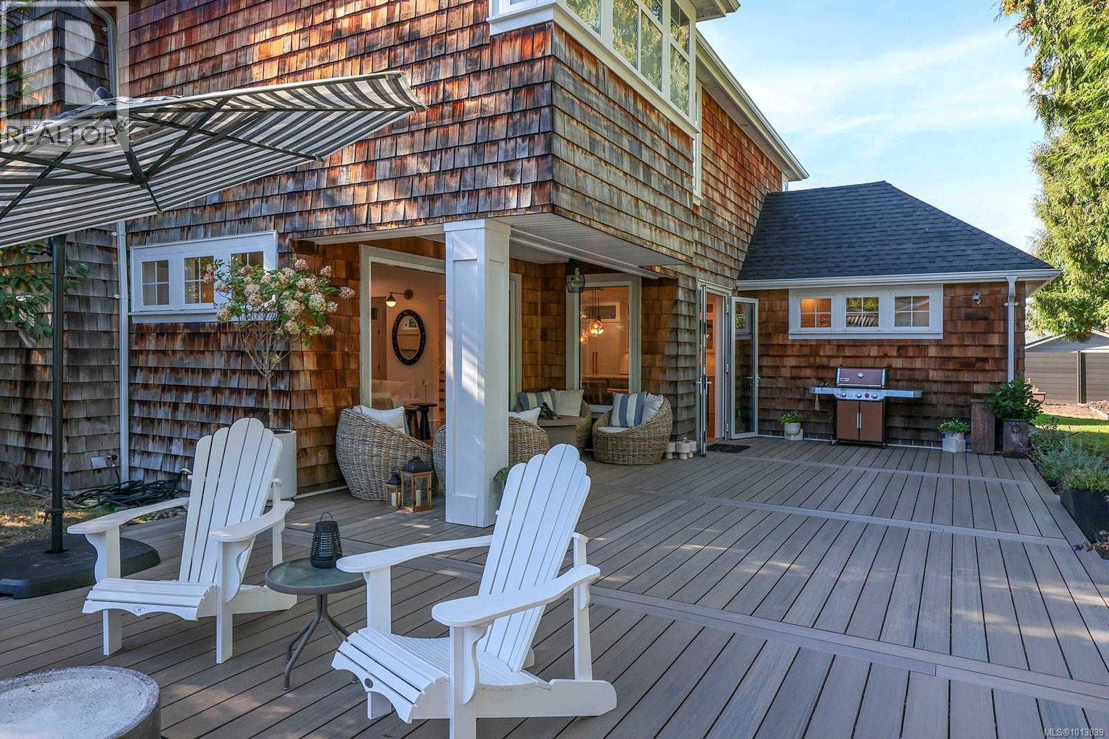 563 Eaglecrest Dr, Qualicum Beach