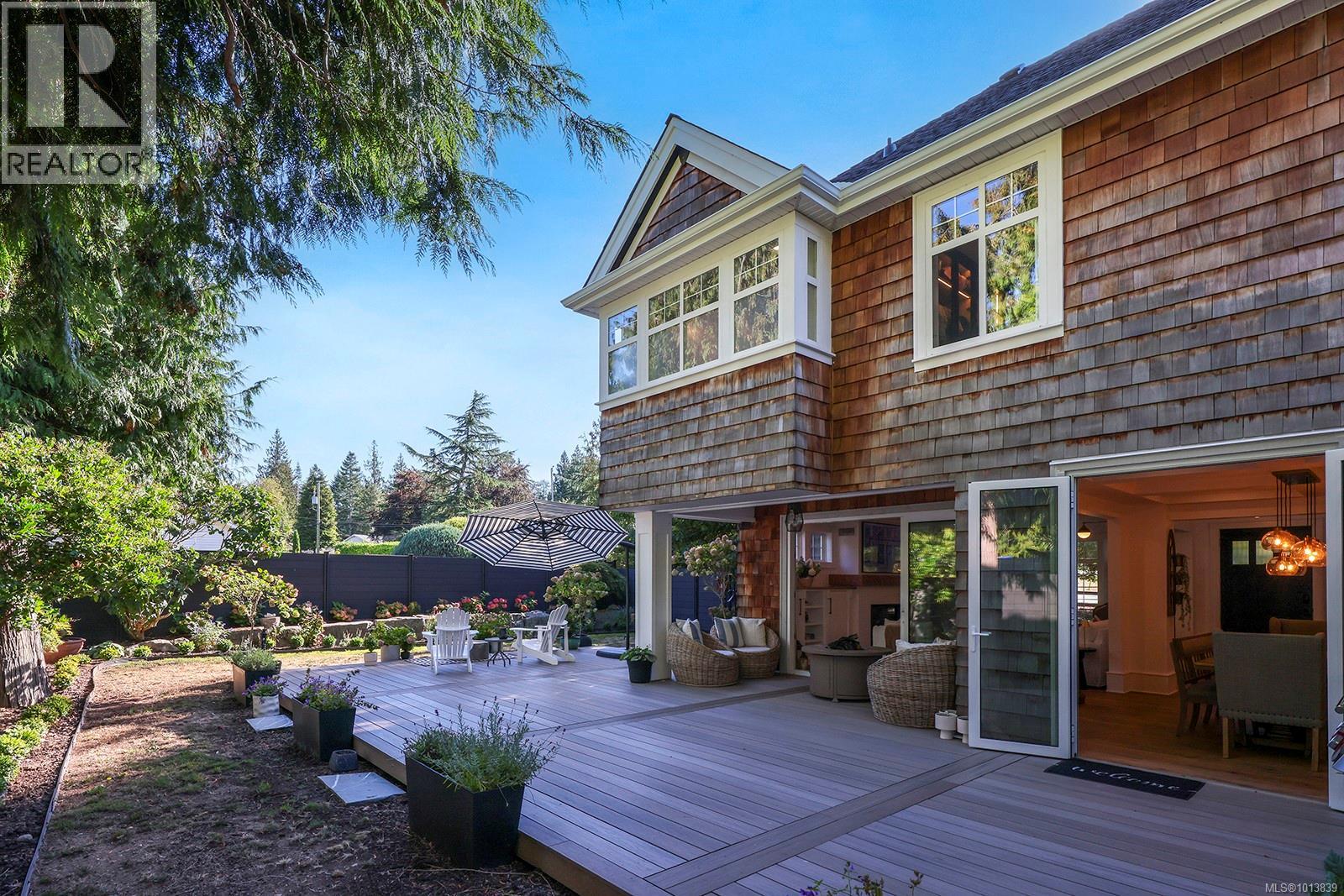 563 Eaglecrest Dr, Qualicum Beach