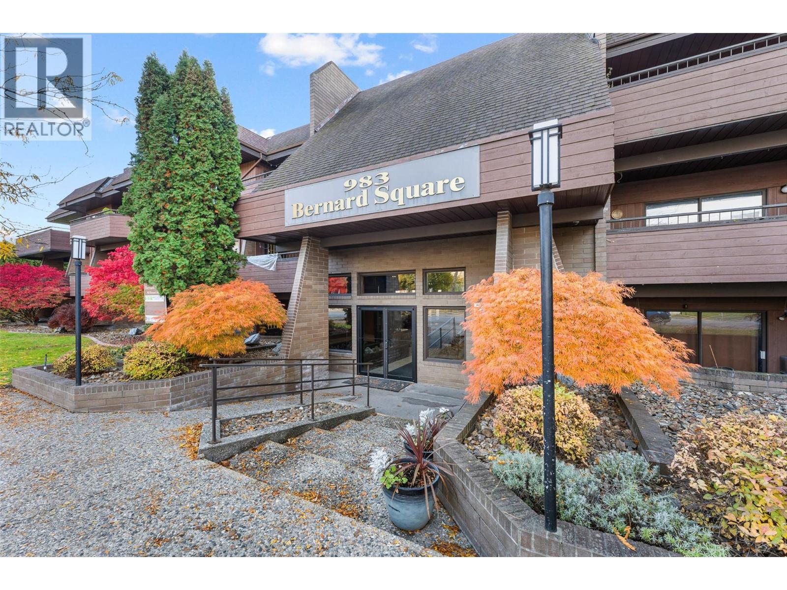 #210-983 Bernard Avenue, Kelowna