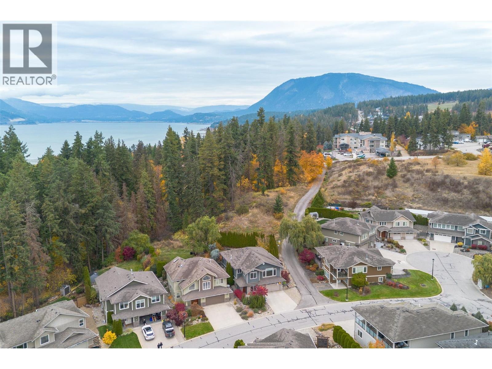 36 1581 20 Street Northeast, Salmon Arm