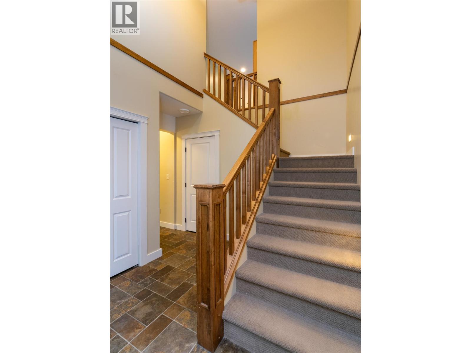 36 1581 20 Street Northeast, Salmon Arm