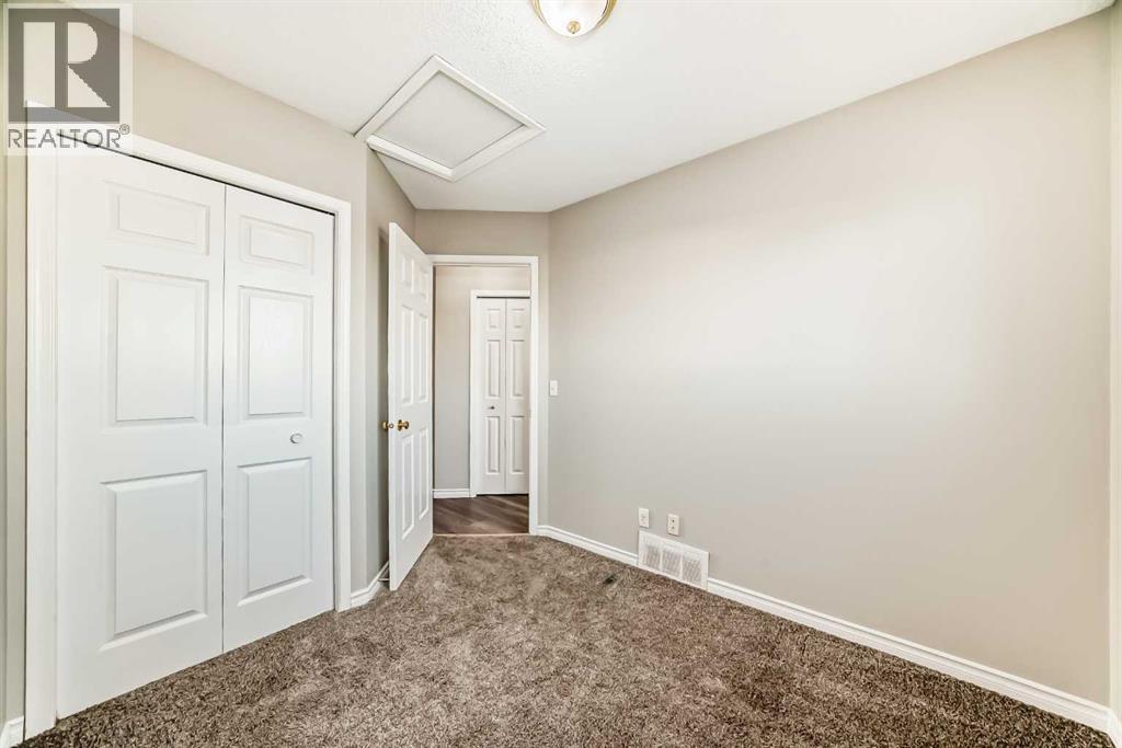 Single Family House for Sale in  Martin Crossing Manor NE Martindale Calgary 