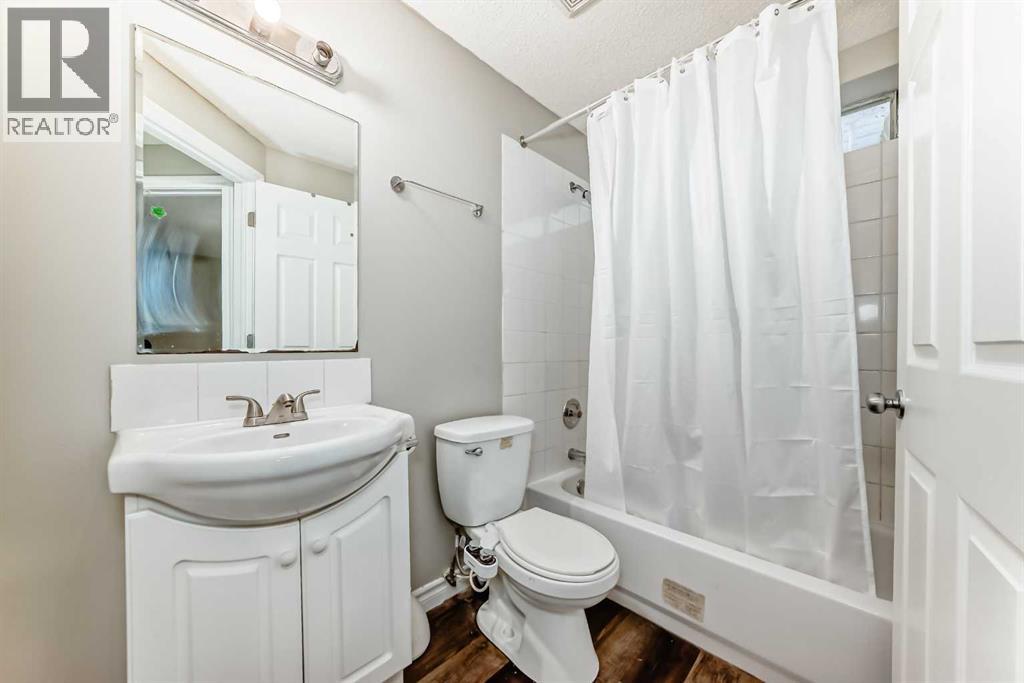 Single Family House for Sale in  Martin Crossing Manor NE Martindale Calgary 