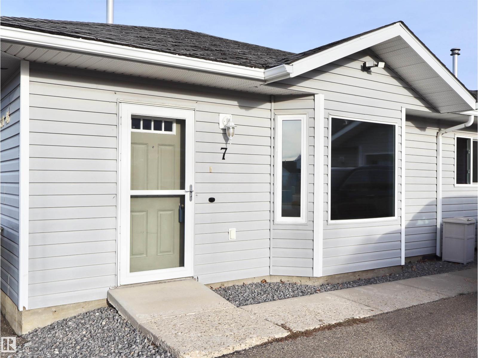 #7 5831 46 Street - Photo 2 of 28, Barrhead, Alberta