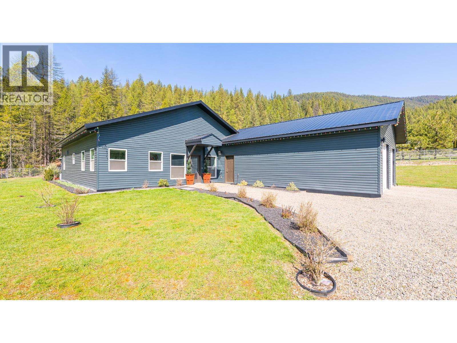 1087 Bear Brook Road, Creston