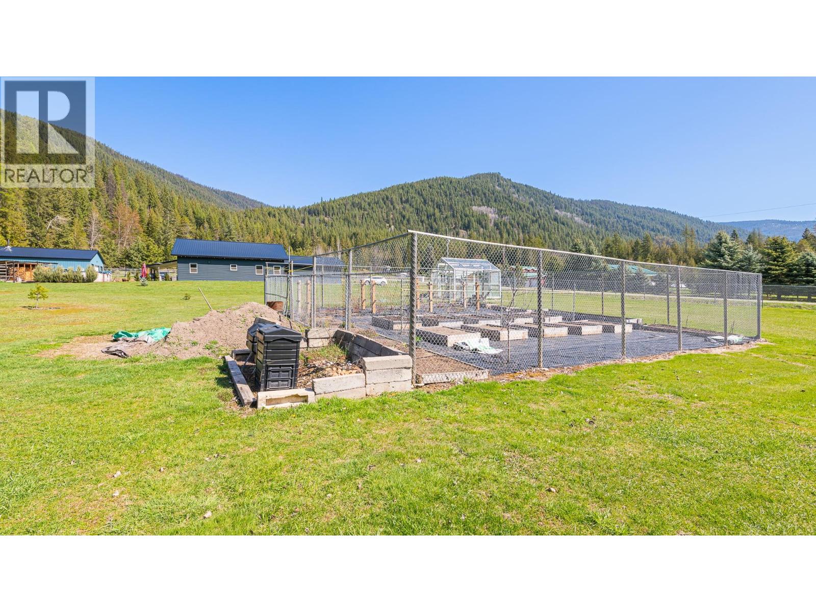 1087 Bear Brook Road, Creston