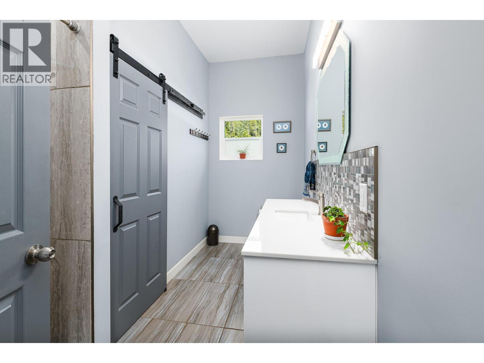 1087 Bear Brook Road, Creston