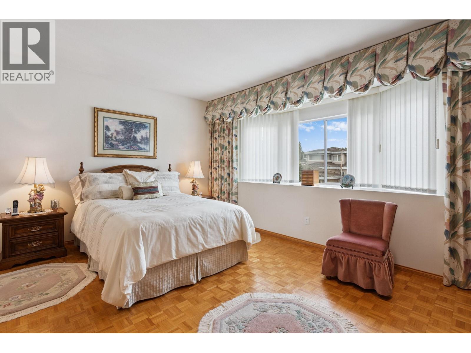 5889 NEVILLE STREET, Burnaby