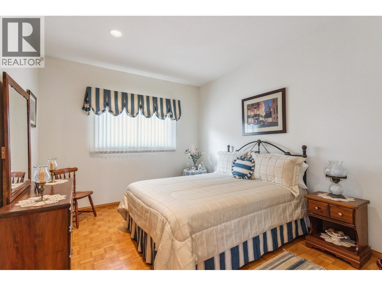 5889 NEVILLE STREET, Burnaby