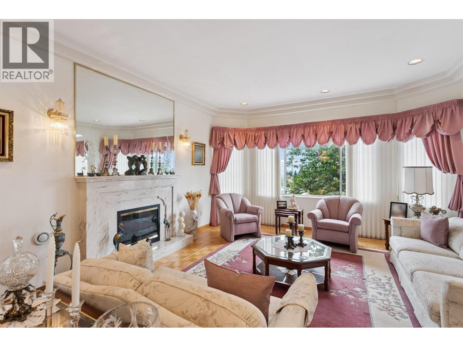 5889 NEVILLE STREET, Burnaby