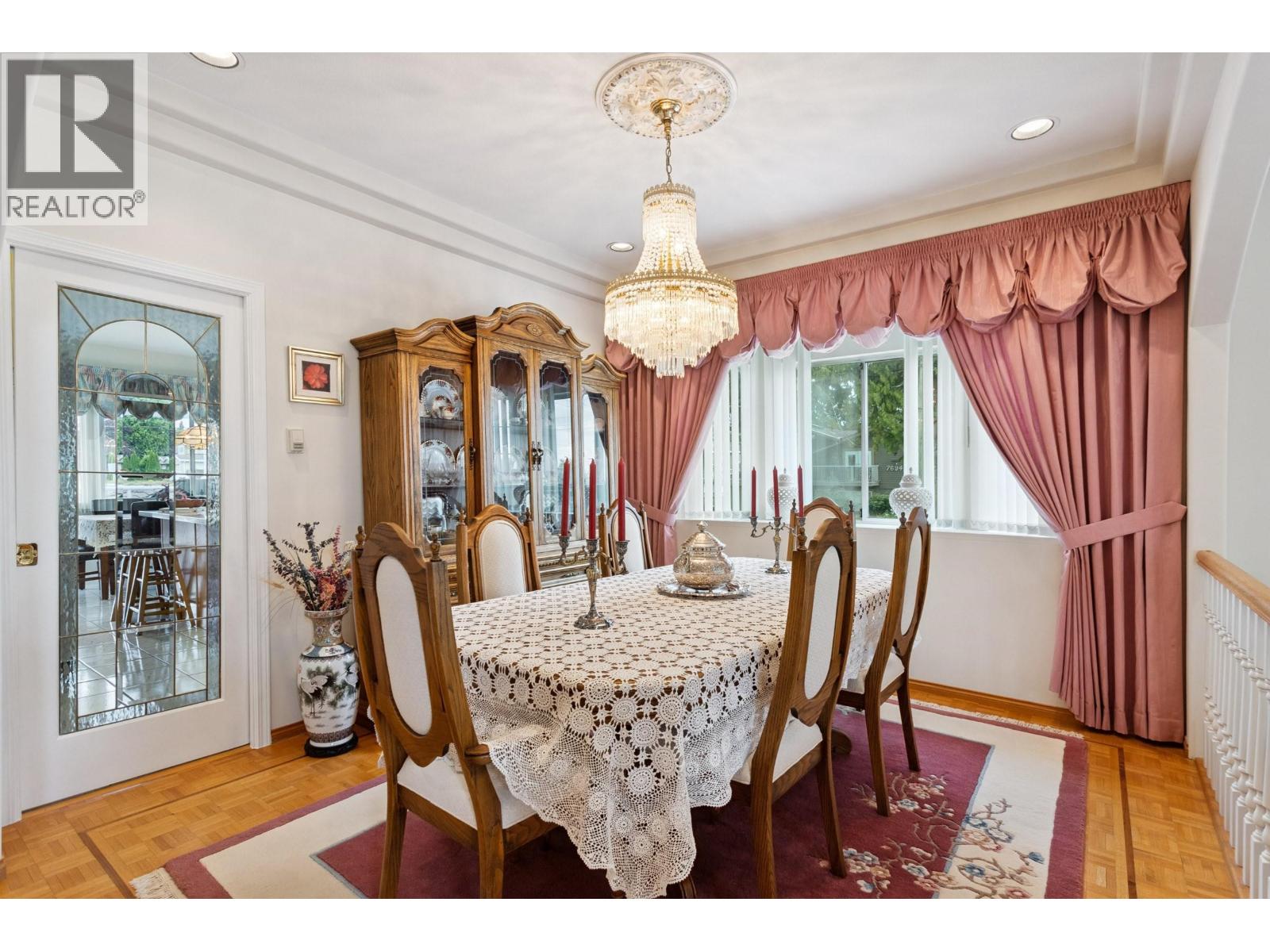 5889 NEVILLE STREET, Burnaby