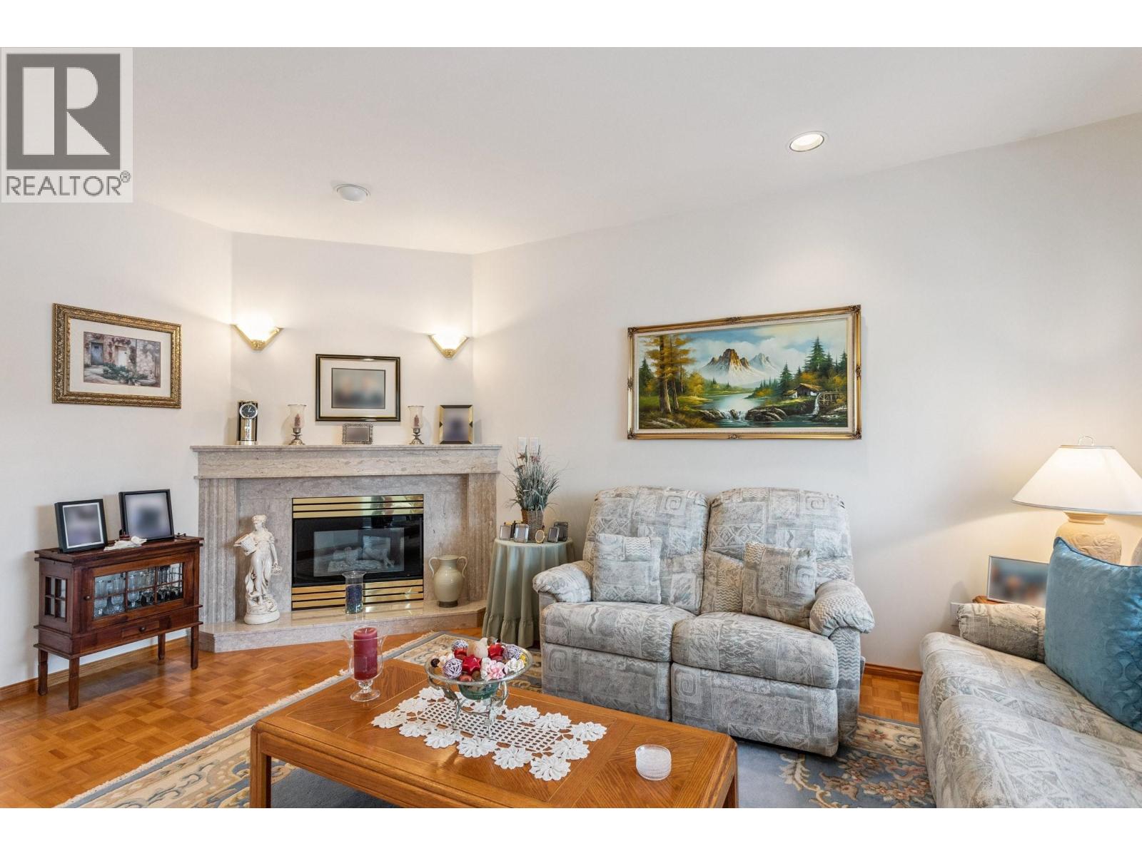 5889 NEVILLE STREET, Burnaby