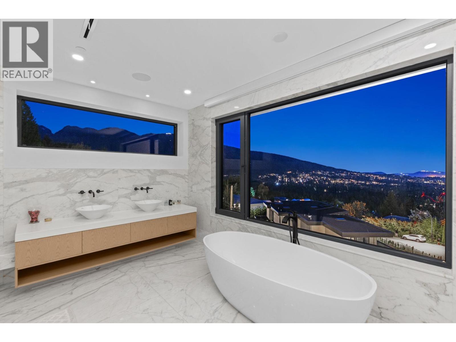 1027 MILLSTREAM ROAD, West Vancouver