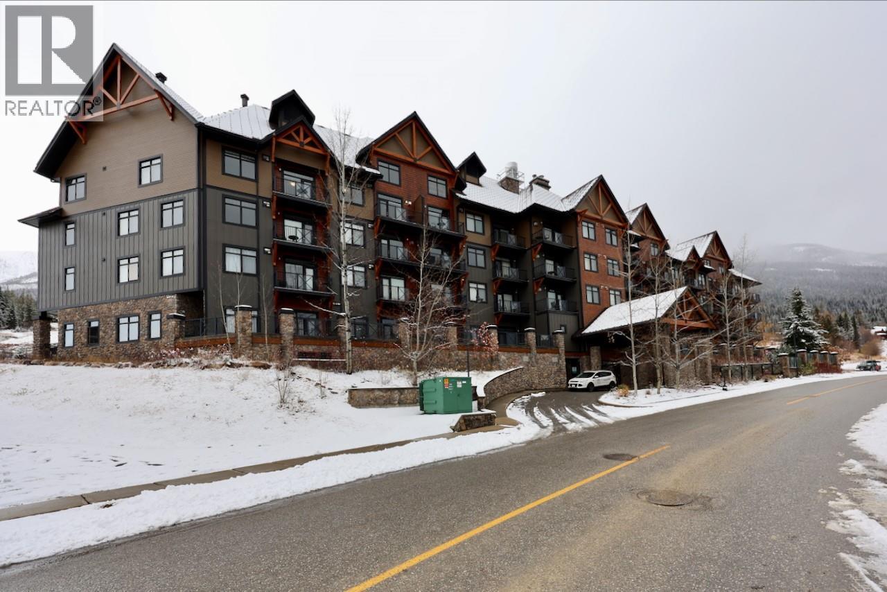 1549 Kicking Horse Trail, Golden - Exteriors - Full Complex View - Photo 4