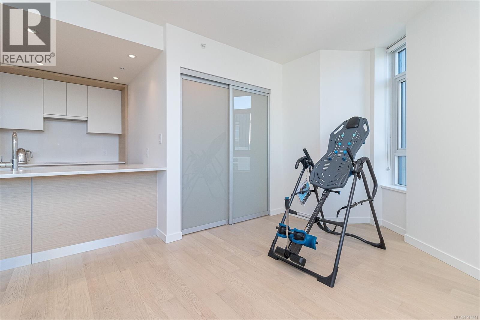 #410 530 MICHIGAN ST - 5