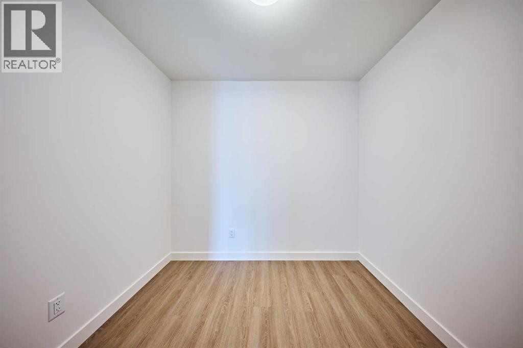 Single Family House for Sale in    Avenue SW Eau Claire Calgary 