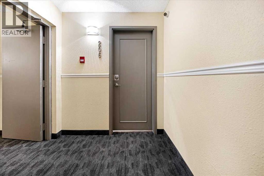 Single Family House for Sale in    Avenue SW Windsor Park Calgary 