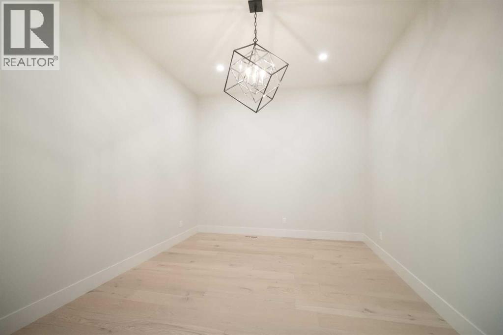 Single Family House for Sale in   Avenue NE Winston Heights/Mountview Calgary 