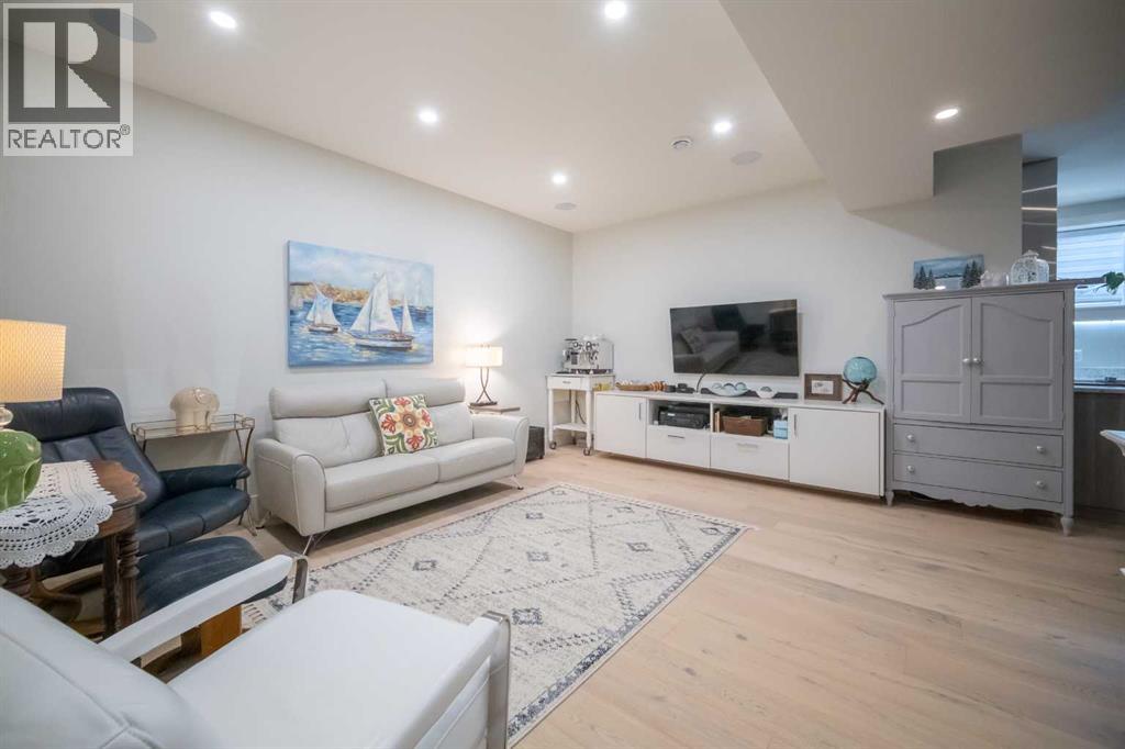 Single Family House for Sale in   Avenue NE Winston Heights/Mountview Calgary 