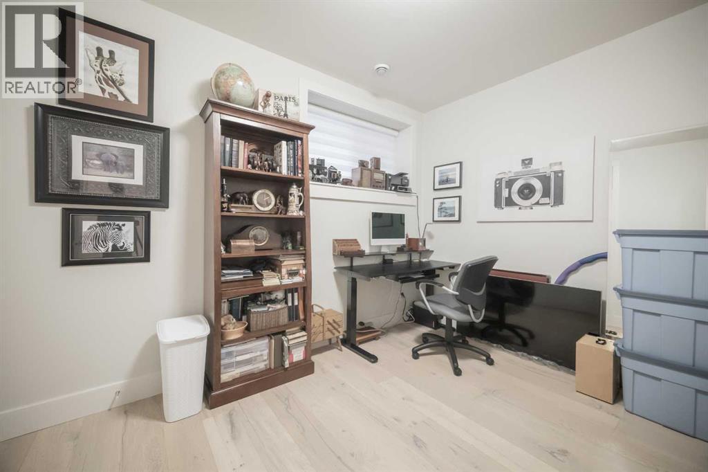 Single Family House for Sale in   Avenue NE Winston Heights/Mountview Calgary 