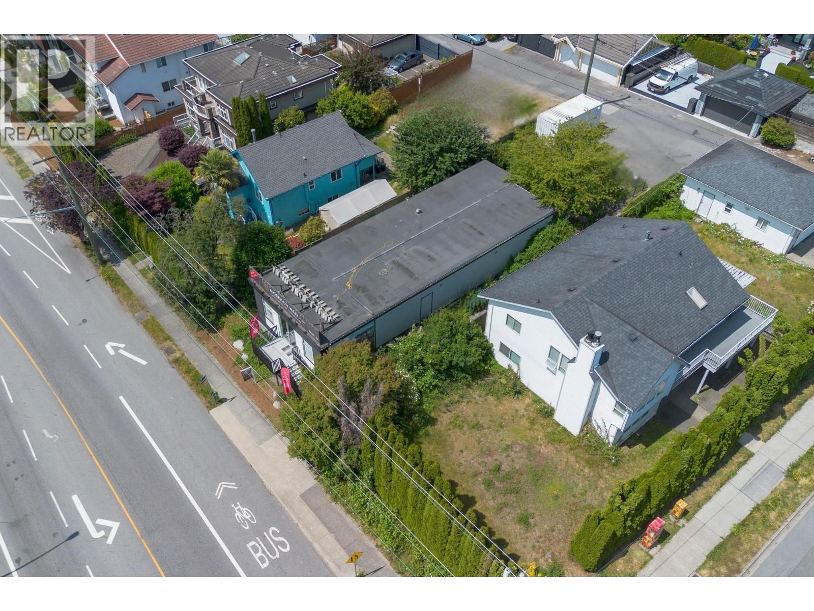 658 E 3RD STREET, North Vancouver