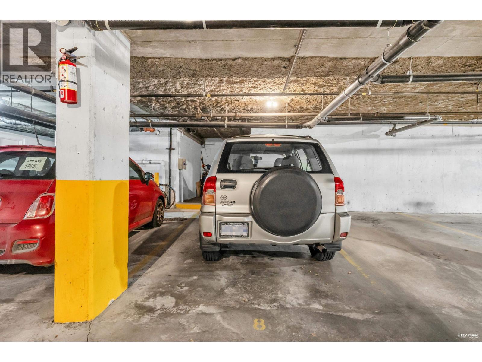 8 815 TOBRUCK AVENUE, North Vancouver