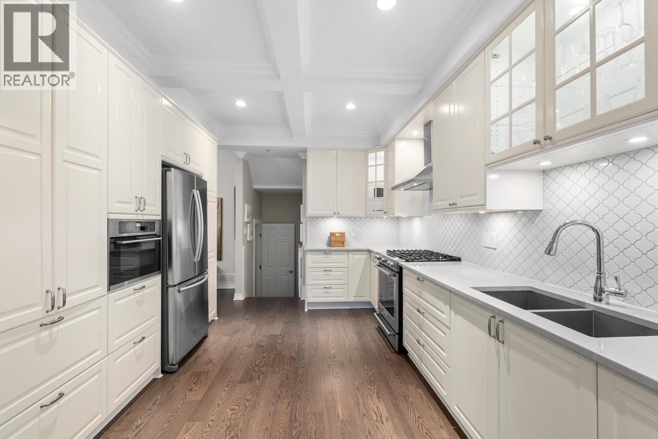 3135 SUNNYHURST ROAD, North Vancouver