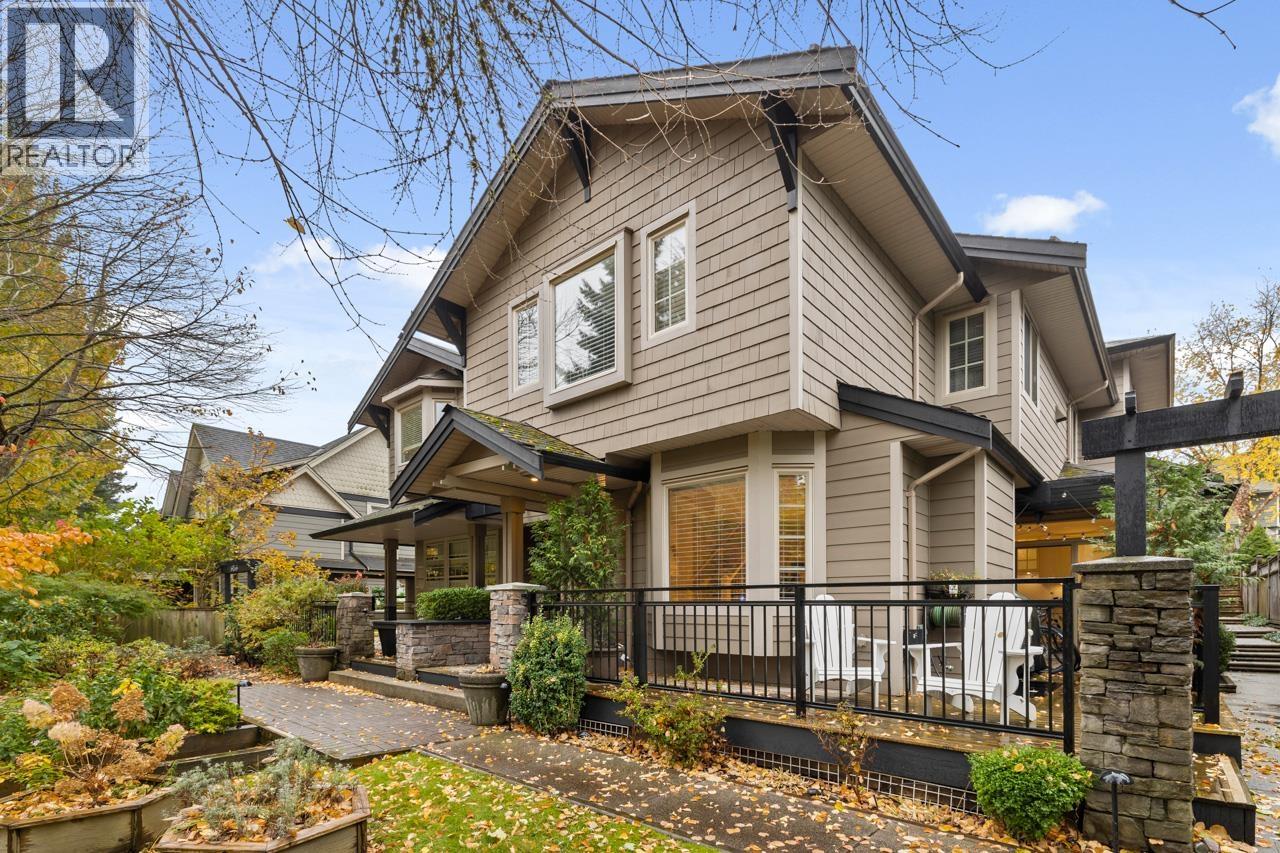 3135 SUNNYHURST ROAD, North Vancouver