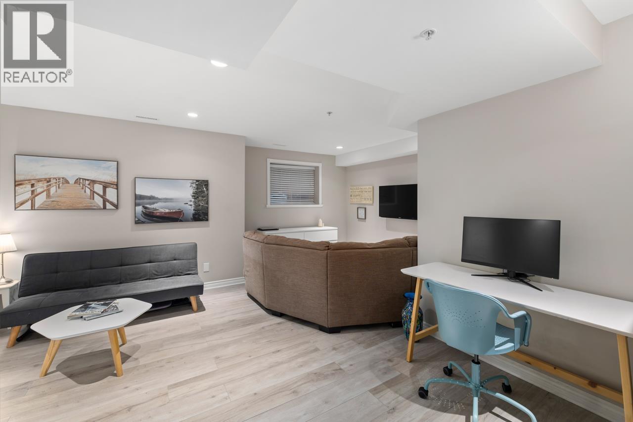 3135 SUNNYHURST ROAD, North Vancouver