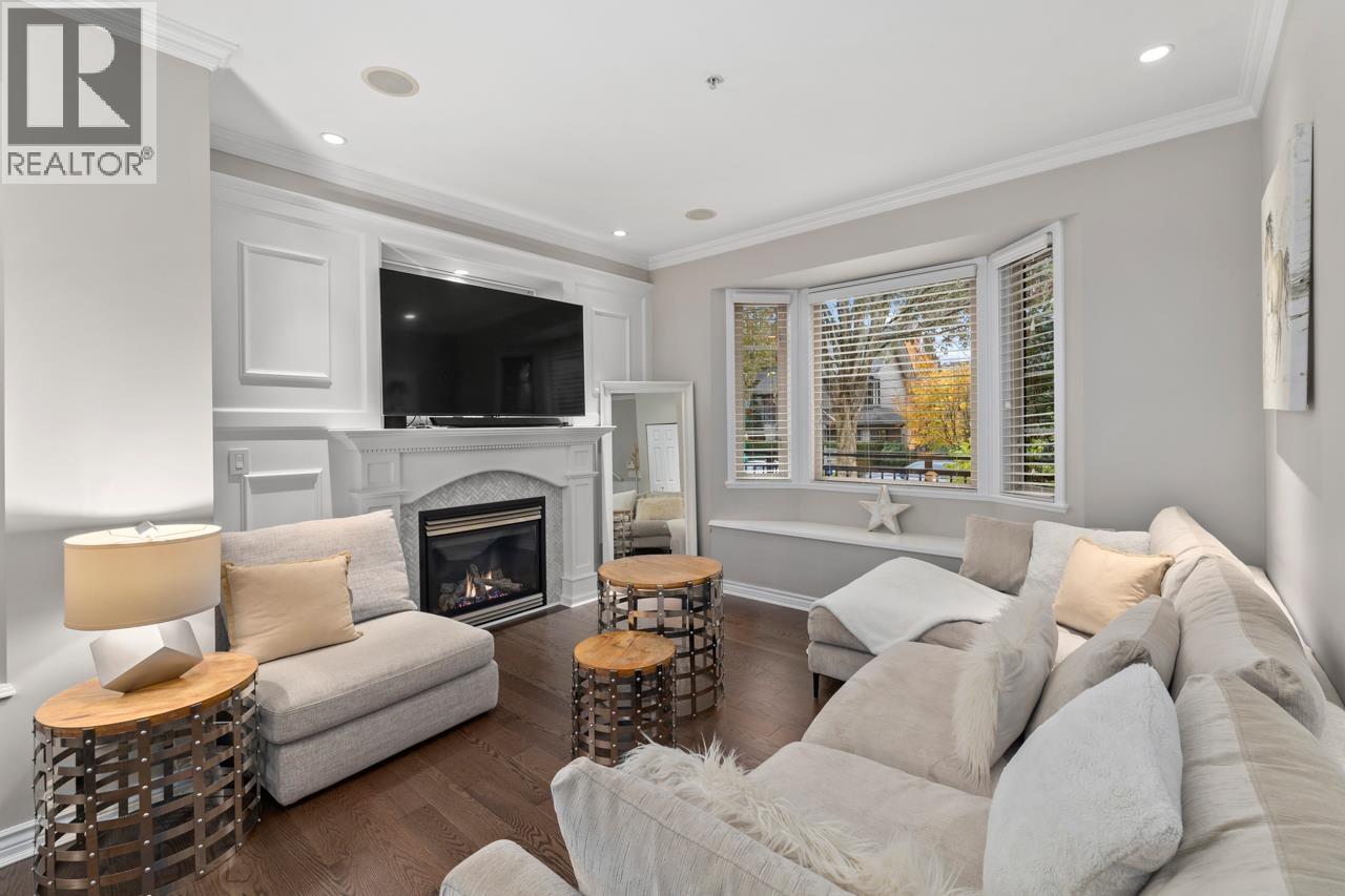 3135 SUNNYHURST ROAD, North Vancouver