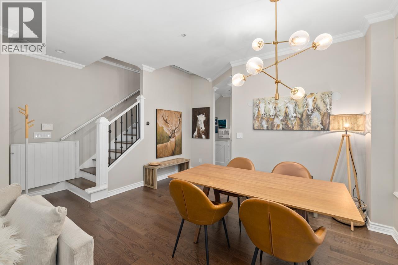 3135 SUNNYHURST ROAD, North Vancouver