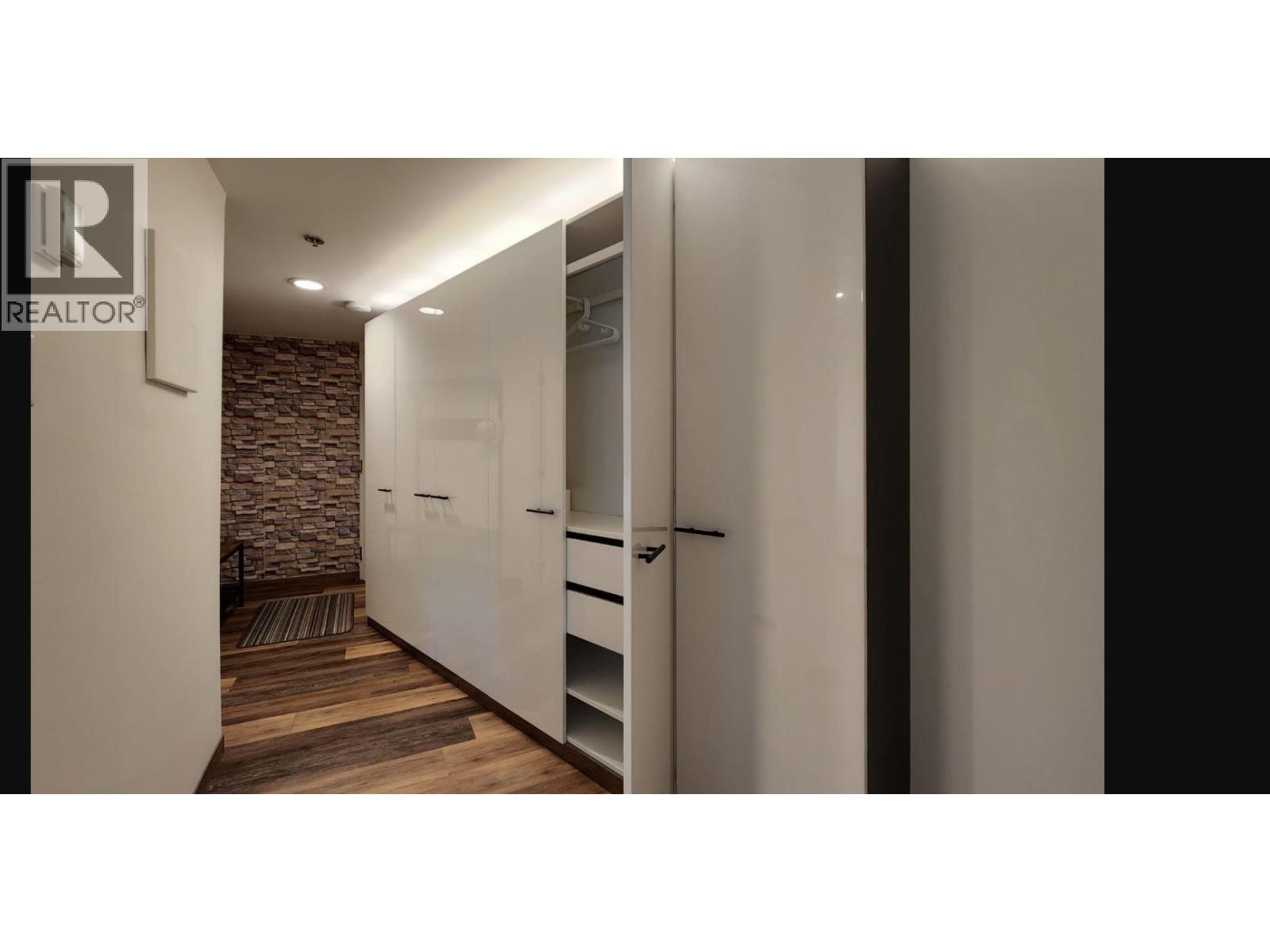 207 2111 WHISTLER ROAD, Whistler