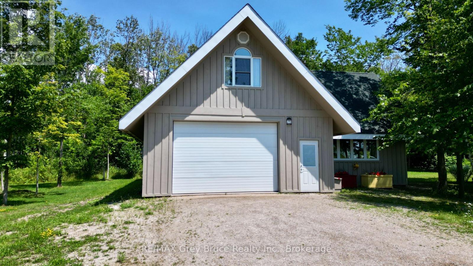 20 MAPLE DRIVE - 5