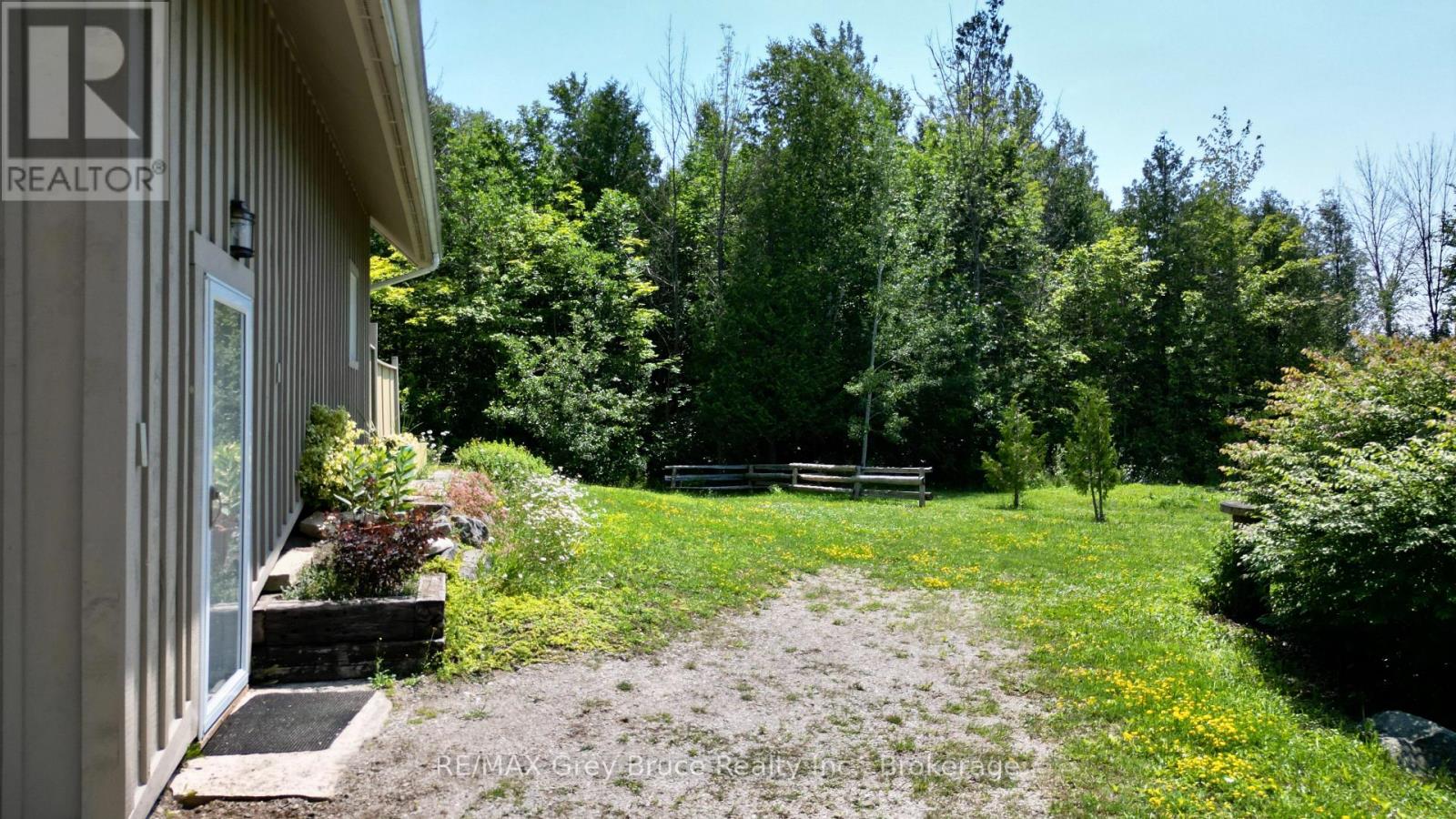 20 MAPLE DRIVE - 6