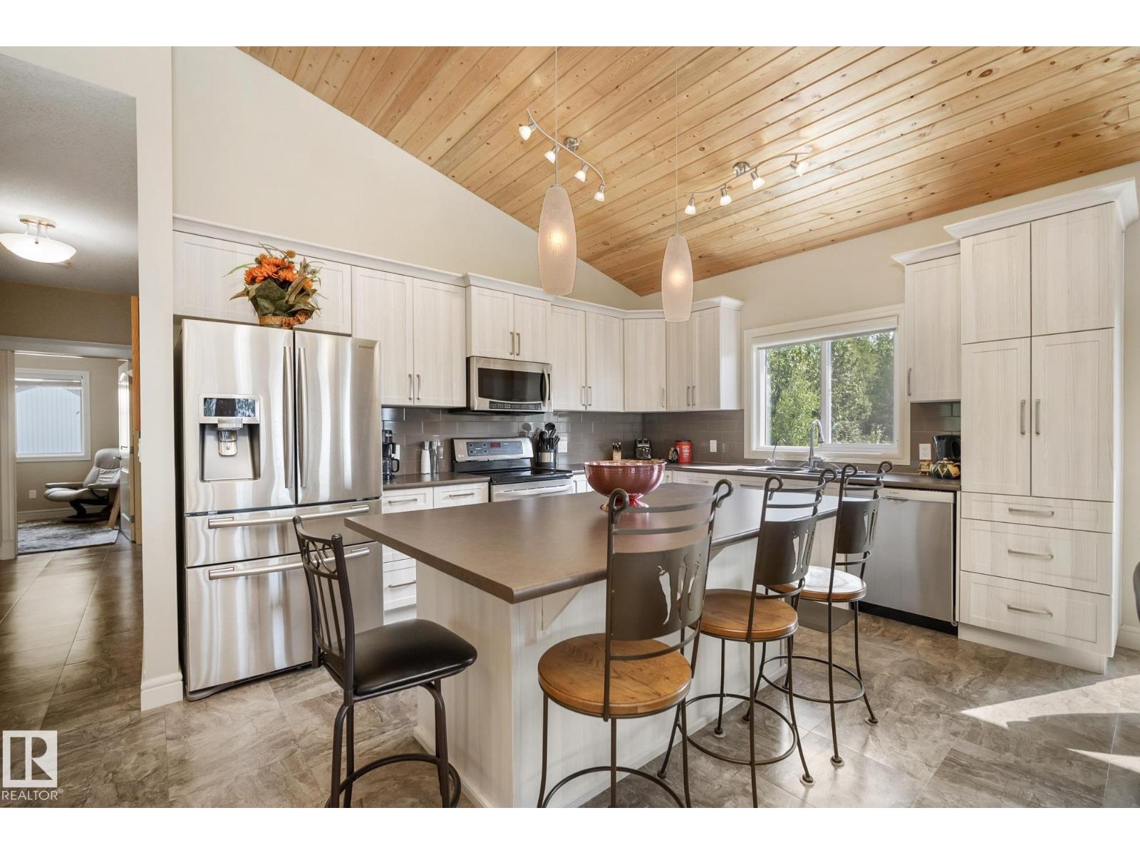 4518 LAKESHORE RD, Rural Parkland County