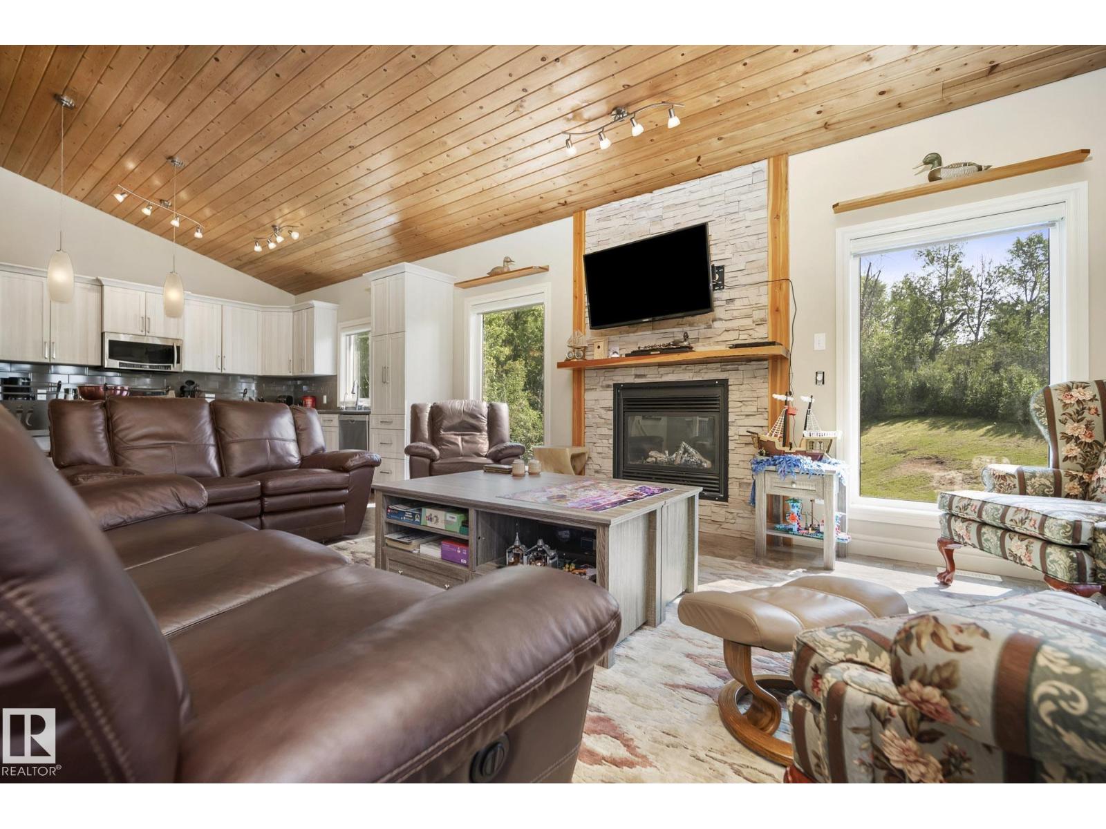 4518 LAKESHORE RD, Rural Parkland County