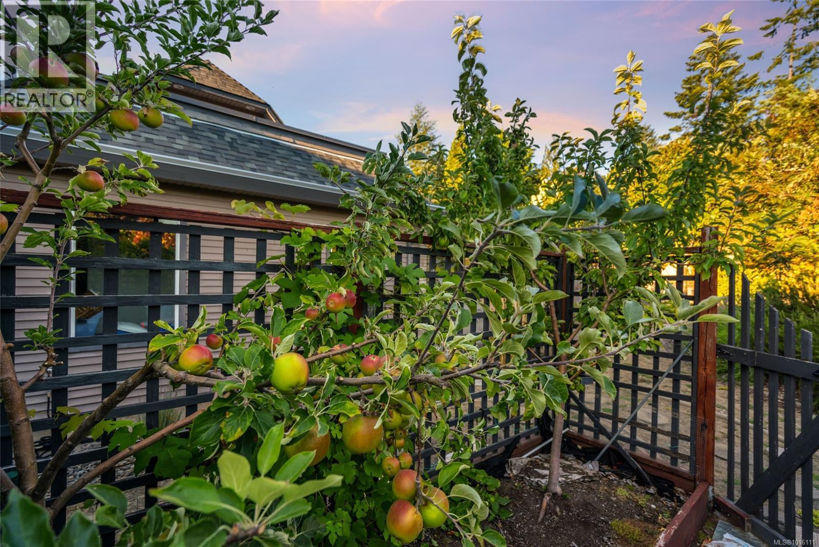 3383 Rockhampton Rd, Nanoose Bay