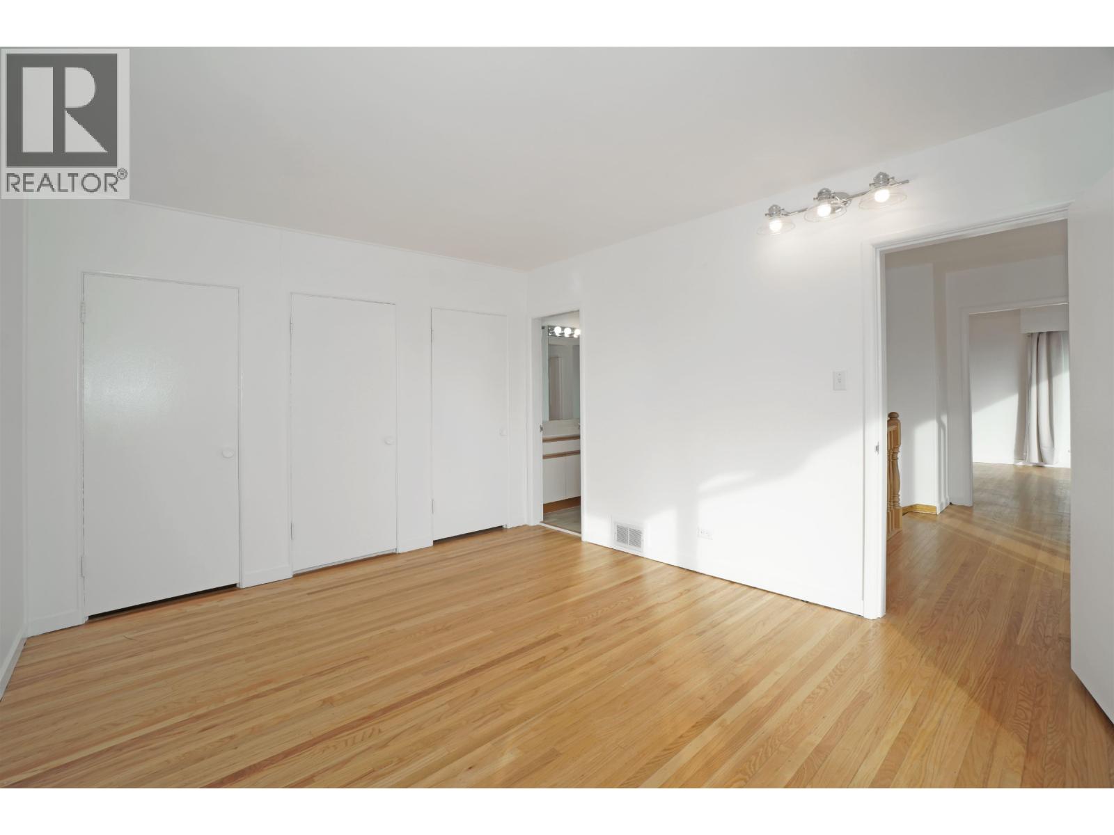 875 ESQUIMALT AVENUE, West Vancouver