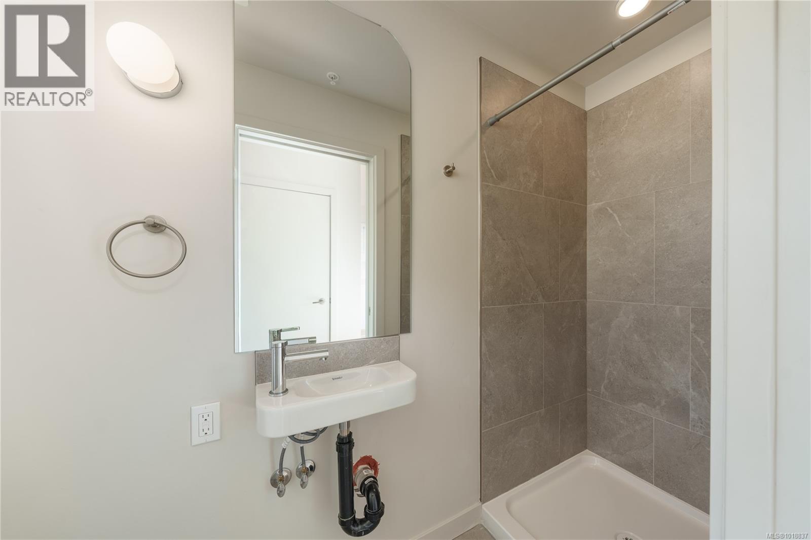 #212 629 SPEED AVE - 12