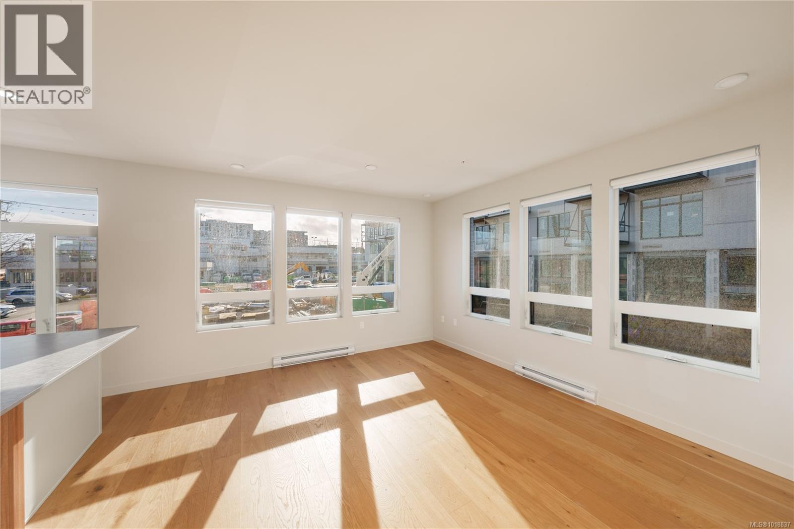 #212 629 SPEED AVE - 5