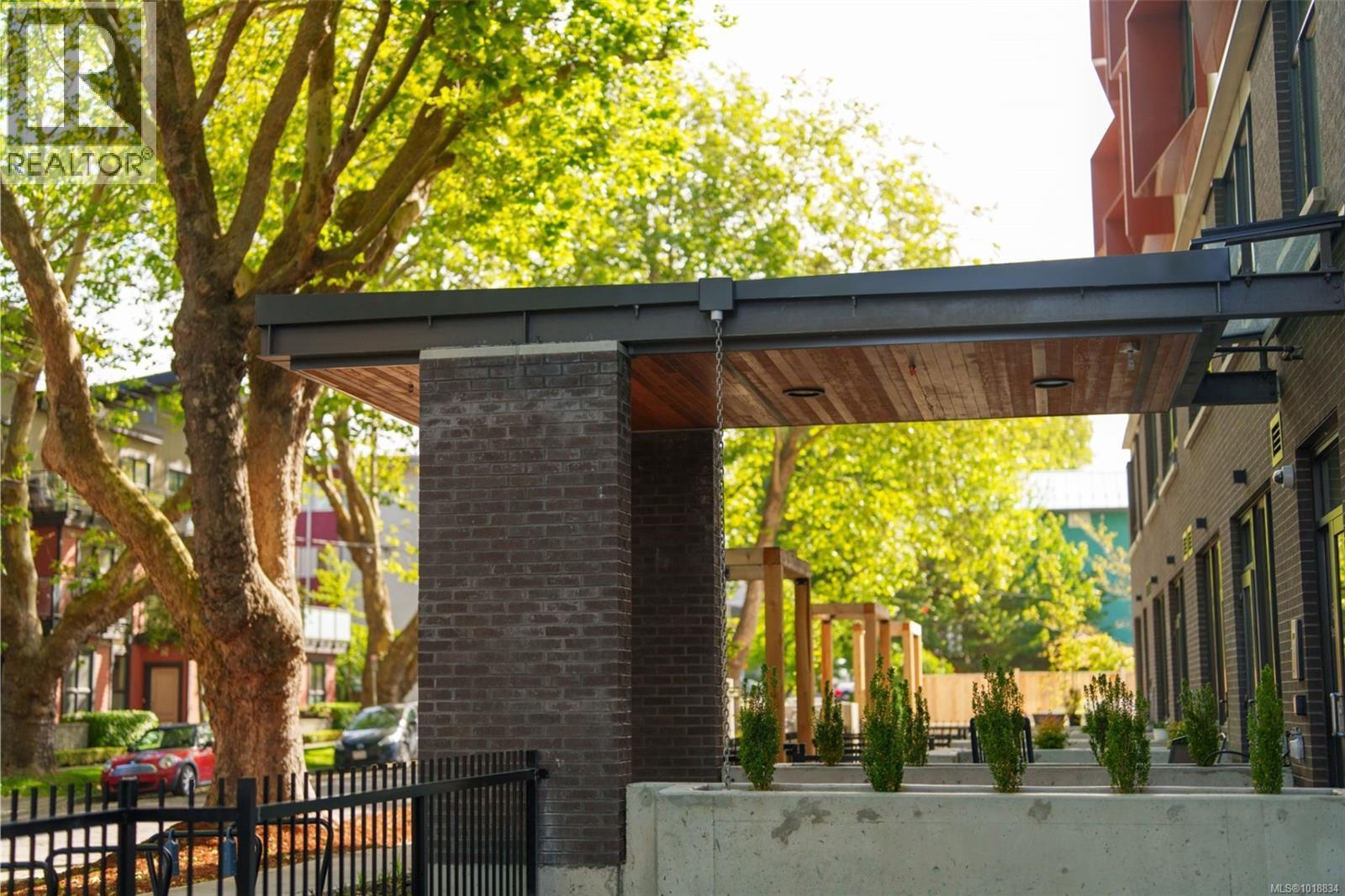 #210 629 SPEED AVE - 3