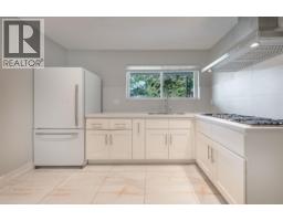 559 Bosworth Street, Coquitlam, BC V3J3V1 Photo 8