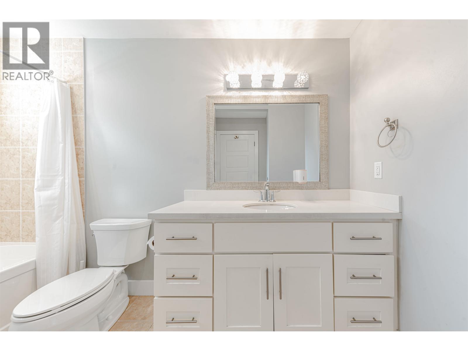 559 BOSWORTH STREET, Coquitlam