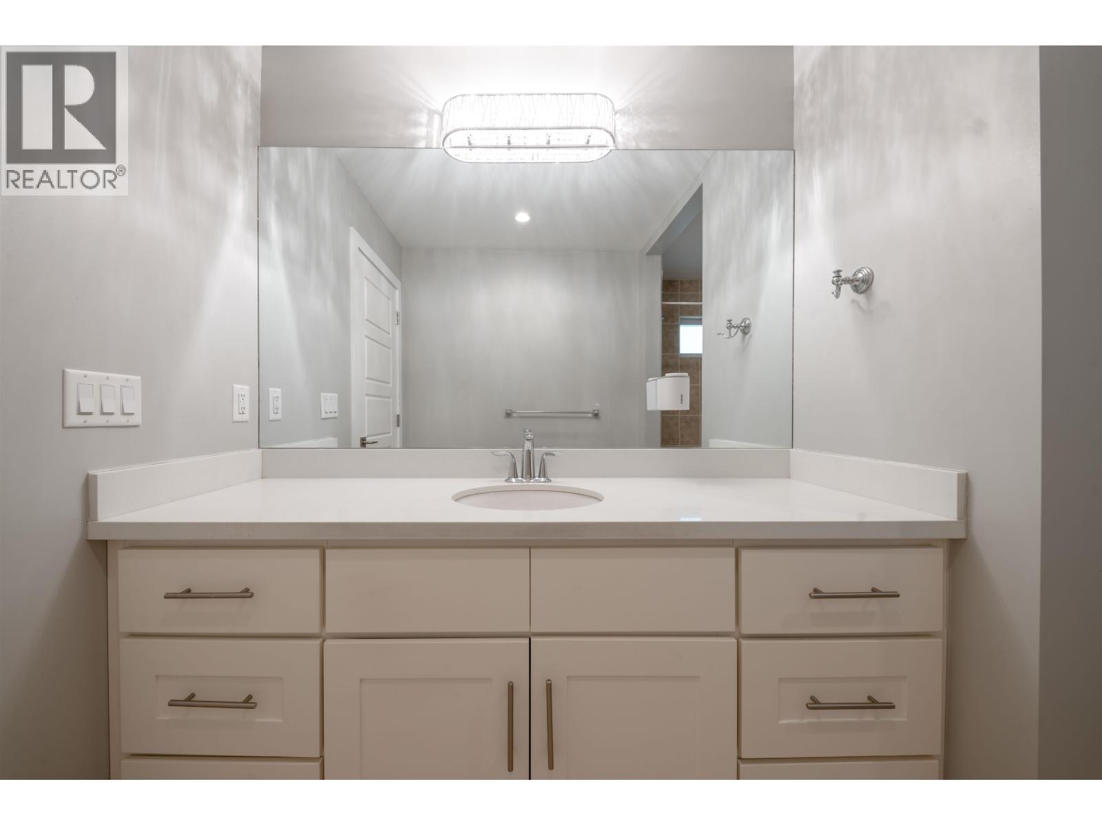 559 BOSWORTH STREET, Coquitlam