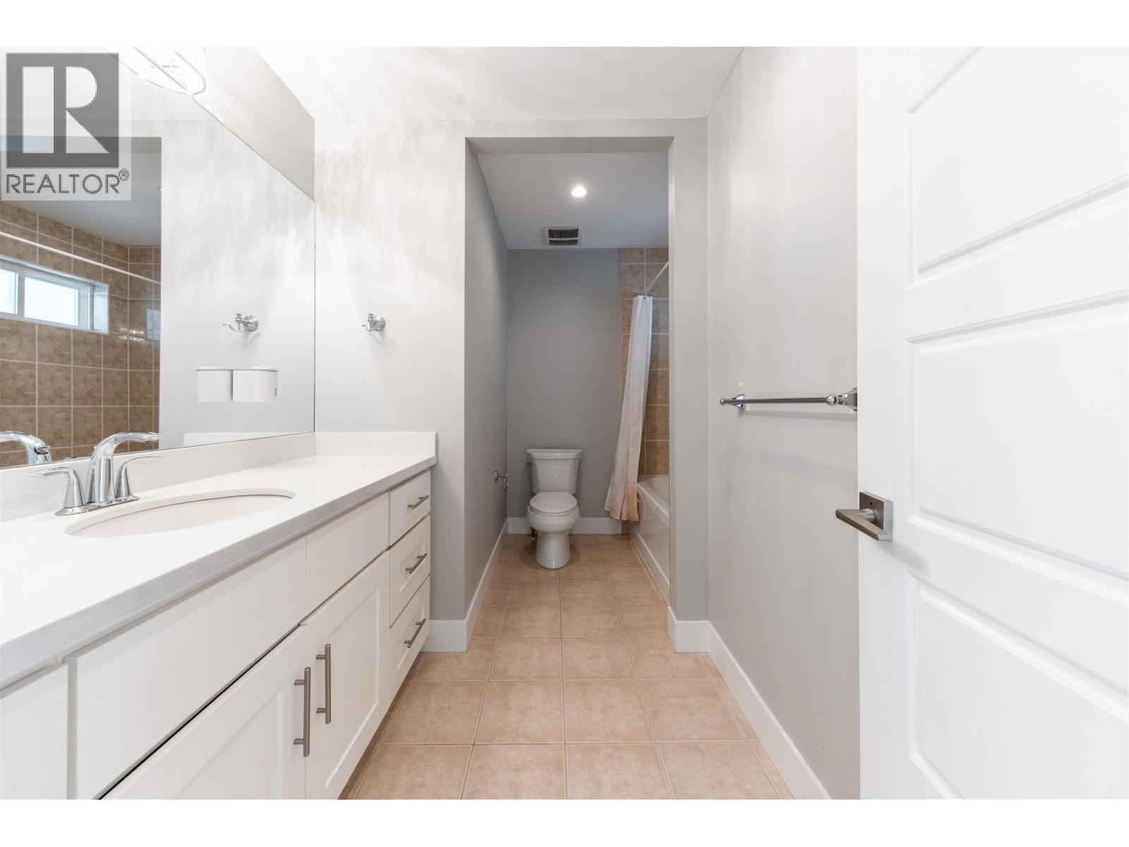 559 BOSWORTH STREET, Coquitlam